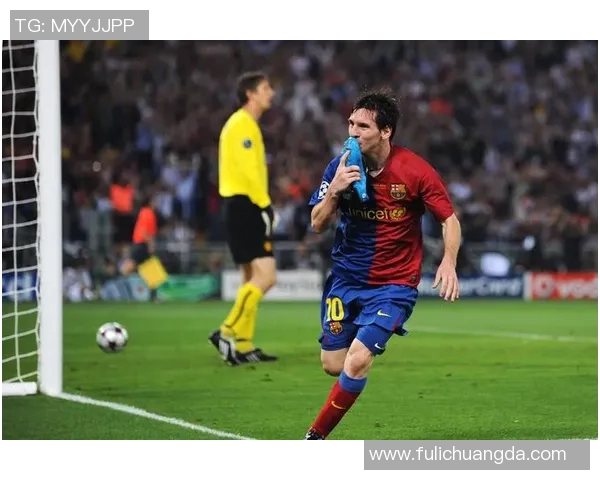 足球明星捧杯瞬间回顾精彩视频展现荣耀与激情的时刻